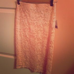 Lace pink pencil skirt