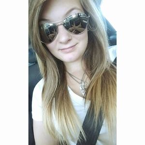 Meet your Posher, Alyssa