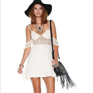 White lace off the shoulder dress📷