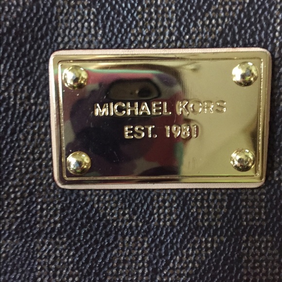 Michael Kors Wallet - Picture 2 of 4