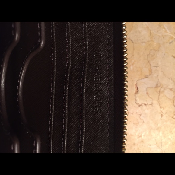 Michael Kors Wallet - Picture 3 of 4