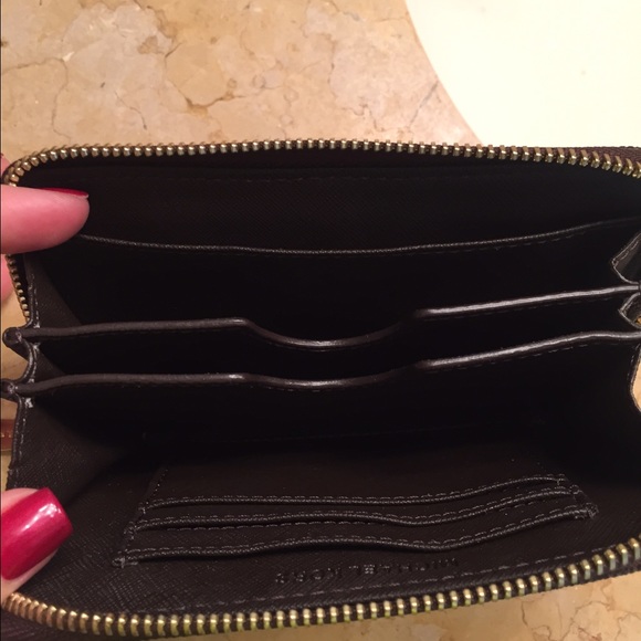 Michael Kors Wallet - Picture 4 of 4