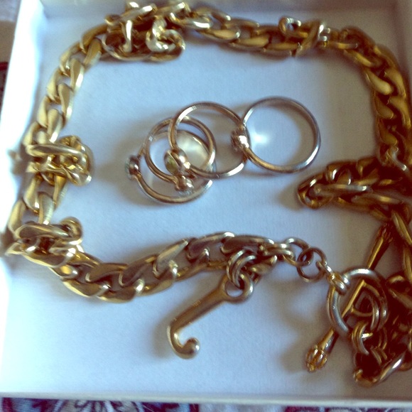 Juicy Necklace with Forever 21 rings