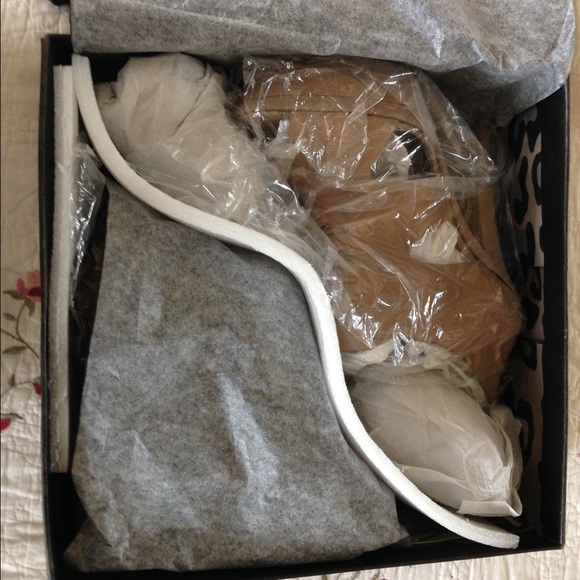 ‼️SOLD‼️Beautiful platform sandals - Picture 2 of 4