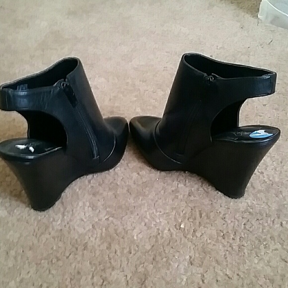 Black LEATHER backless strap wedges - Picture 3 of 4