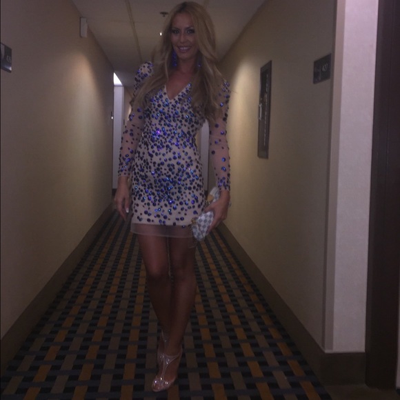 Beautiful dress worn once - Picture 2 of 3