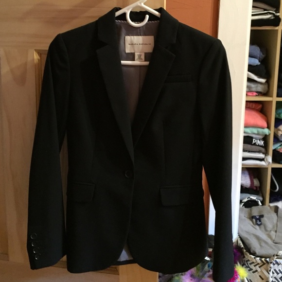 Banana Republic Jackets & Blazers - Banana Republic Black Wool Blazer