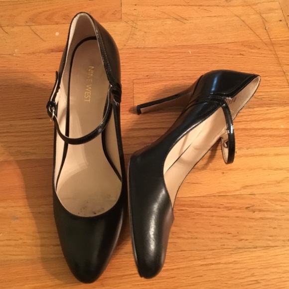 ⭐️Nine West Mary Janes