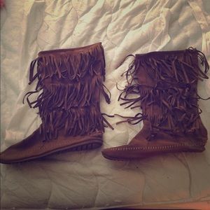 Fringe boots