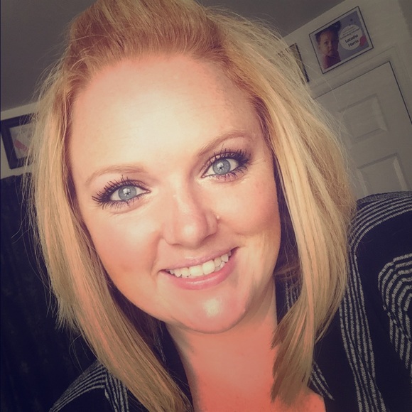 Meet your Posher, Latasha - Picture 1 of 1