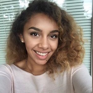 Meet your Posher, Carlotta