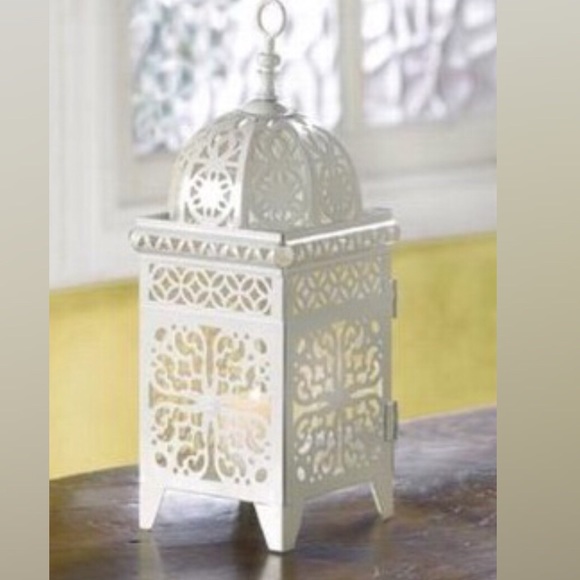 Set of 2 Victorian White Lanterns