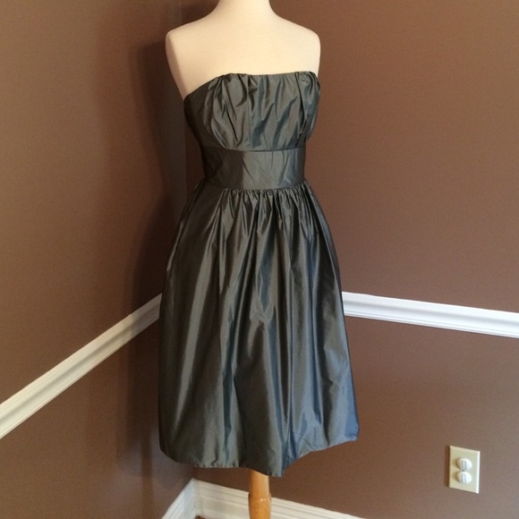 Strapless formal dress