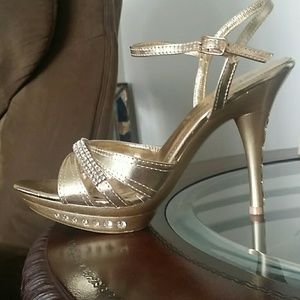 Sizzle by Coloriffics Gold Heels