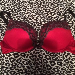 32a bra, adds 2 cup sizes. From target.