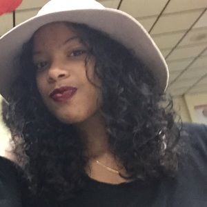 Meet your Posher, Jazmin