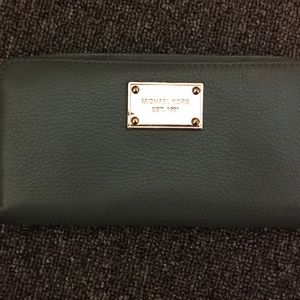 Large zip Michael Kors wallet