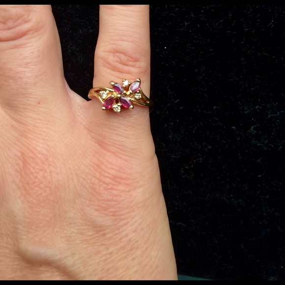 14K gold Ruby & Diamond Ring - Picture 1 of 2