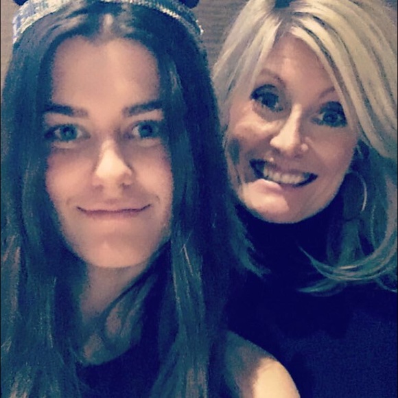 Meet your Posher, Randi - Picture 2 of 4