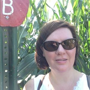 Meet your Posher, Stephanie