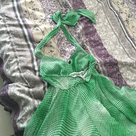 Dress - Picture 2 of 4