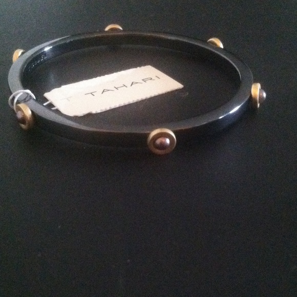 🎉Tahari Bangle Bracelet - Picture 2 of 2