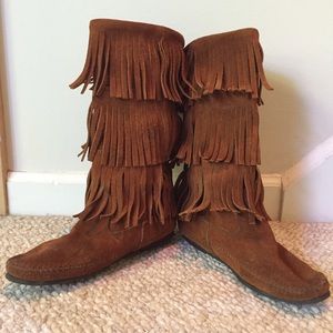 Minnetonka 3-Layer Fringe Boot