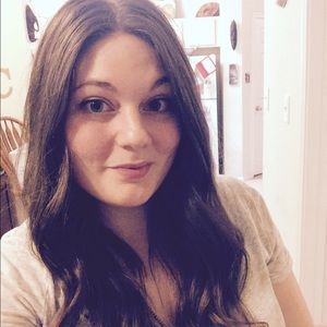 Meet your Posher, Courtney