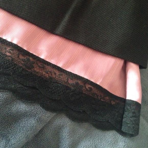 And yet another never before worn very nice skirt - Picture 3 of 4