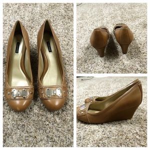 ⬇️REDUCED⬇️Wedge heels
