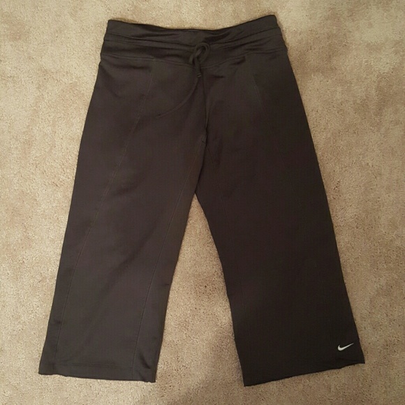 Nike workout capris