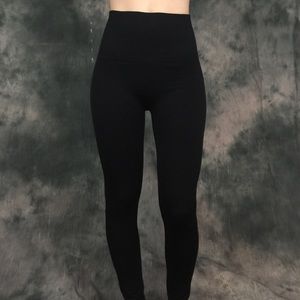 Black Leggings. High waisted detail