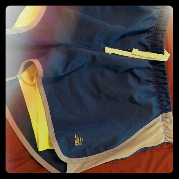 DRI FIT RUNNING SHORTS