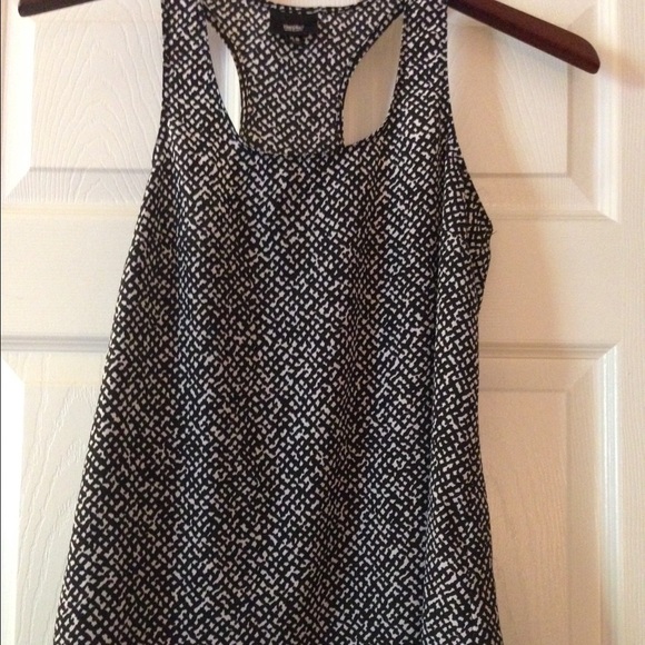 Mossimo black & white abstract print Top