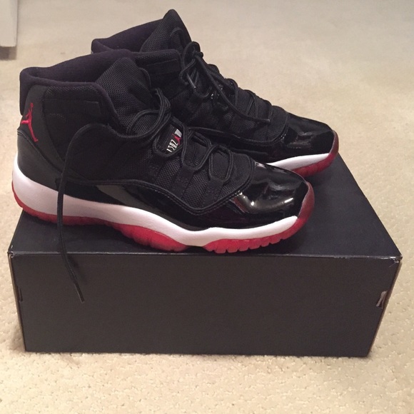 Jordan retro 11's red/blk/white