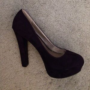 Dark purple pumps never been worn