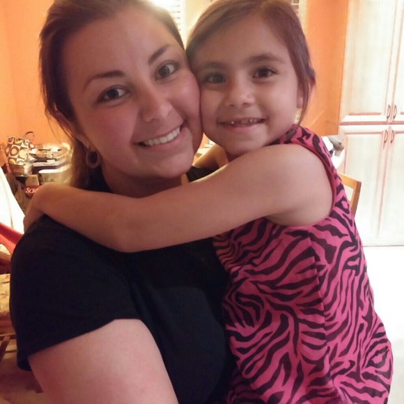 Meet your Posher, Sarah - Picture 2 of 4