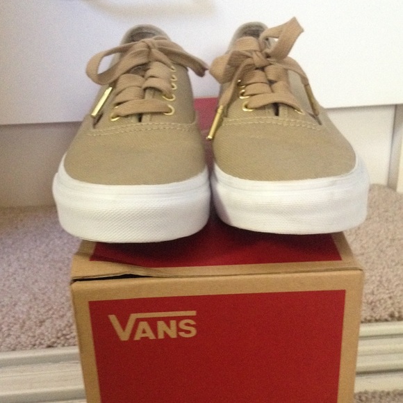 Brand new vans with gold accents - Picture 3 of 3