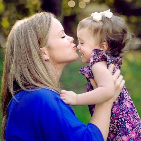 Meet your Posher, Danielle - Picture 1 of 1