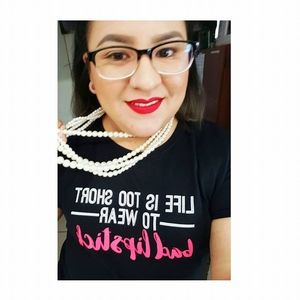 Meet your Posher, Damaris