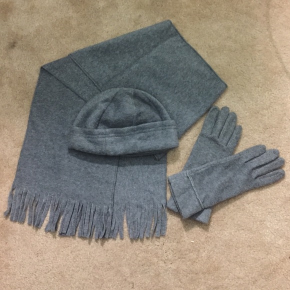 Scarf, hat, gloves bundle