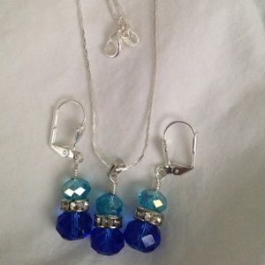 Earring pendant set.