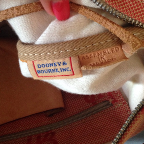 Authentic used Dooney & Bourke Inc. Hobo Purse 👜 - Picture 3 of 4