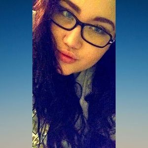 Meet your Posher, Hayley