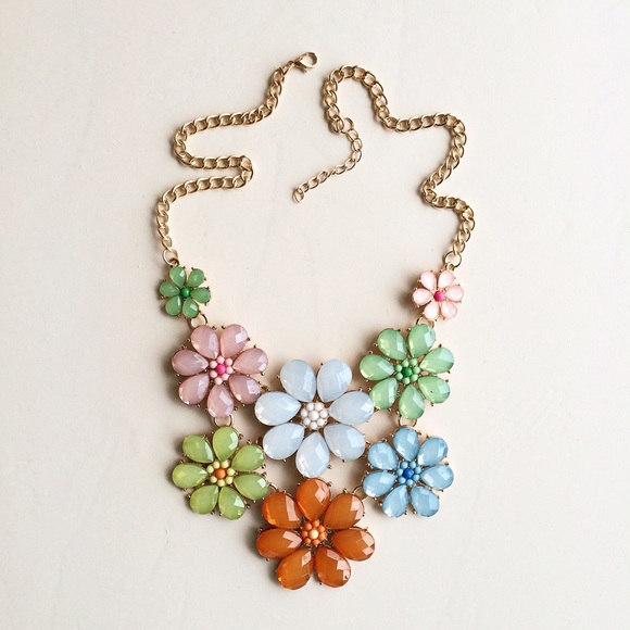 Statement necklace