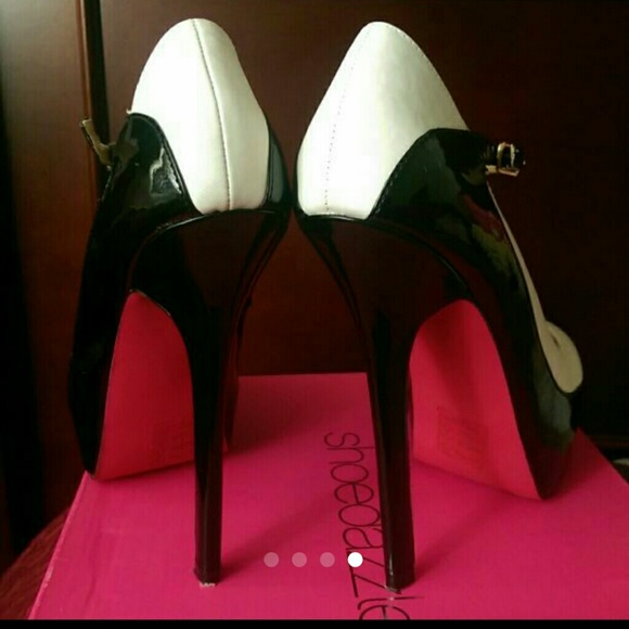 Paola black/white Shoedazzle