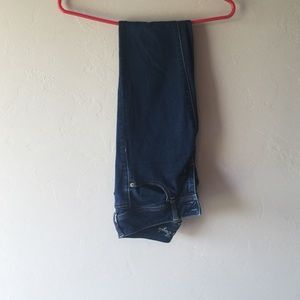 Super cute dark AE skinny jeans :)