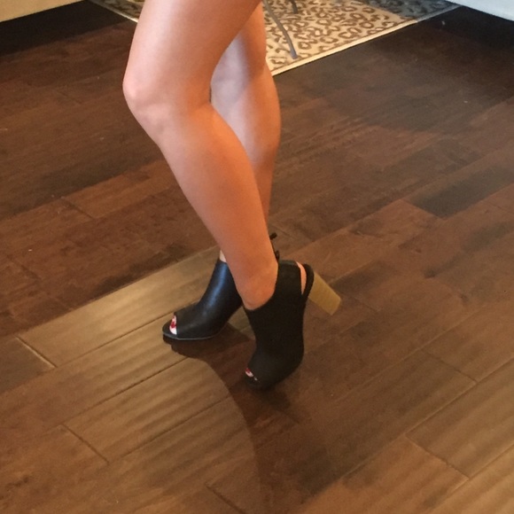 Peep toe booties - Picture 2 of 4