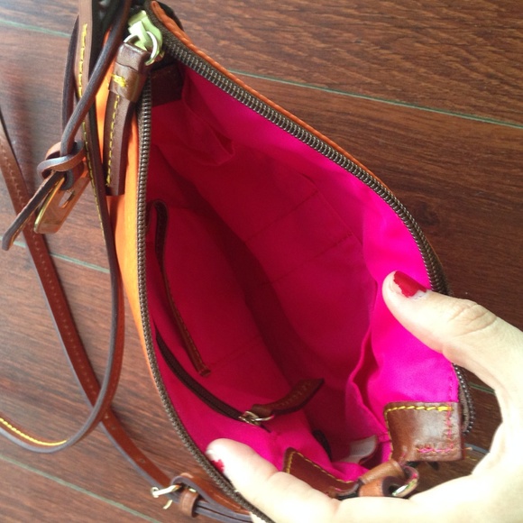 Dooney & Bourke cross body orange bag - Picture 2 of 3