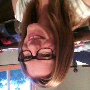 Meet your Posher, Cait